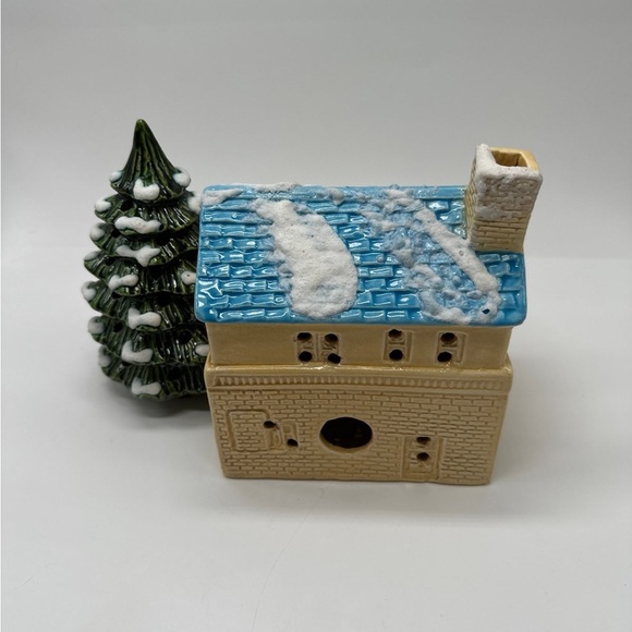 WP Pottery Ceramic Log Cabin Christmas Decor Light Up Village - Picture 3 of 12